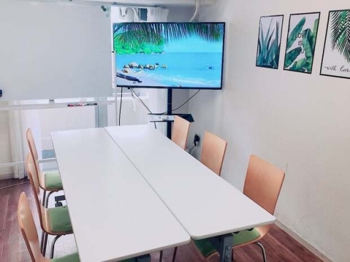 Hana 新宿三丁目駅前店